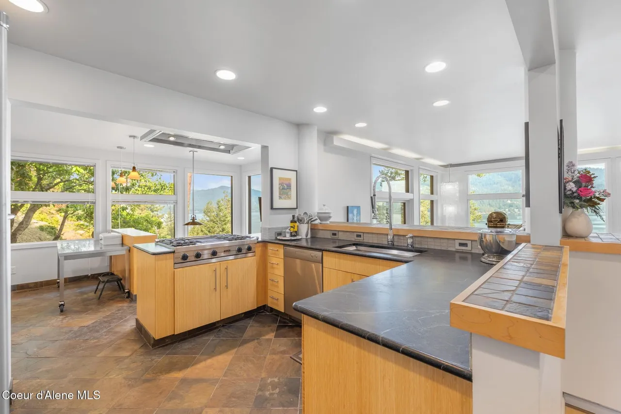 3086 E Point Hayden Dr - Island - Before